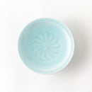 青白磁菊彫り文５寸高台皿